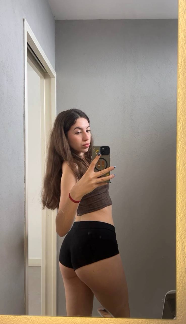 Amber in her underwear in Halapa-Enriquez