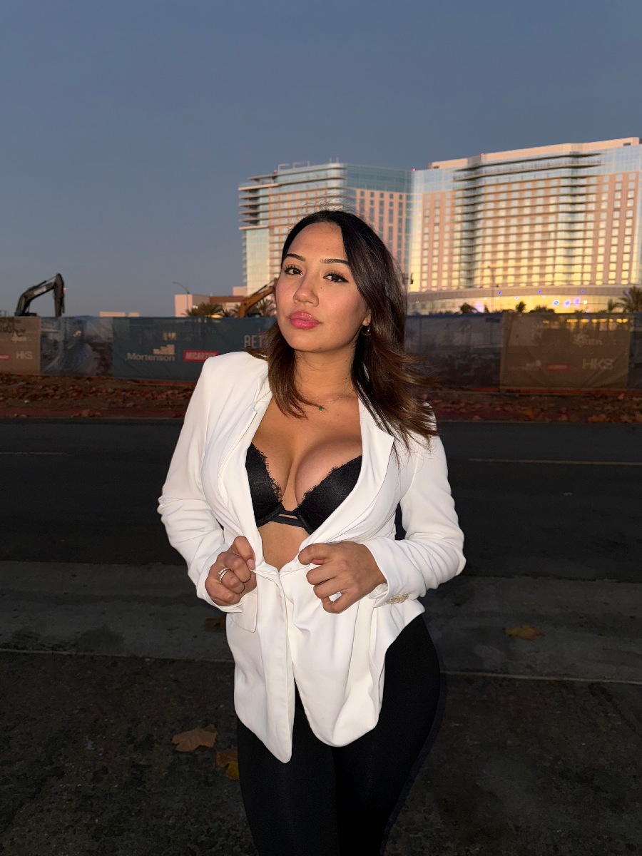 Take a pause and enjoy Ali Cruz — streaming from Halapa-Enriquez