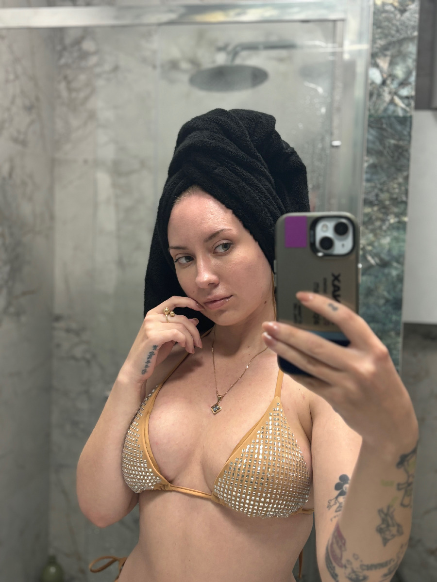 Nude girl KateV in Halapa-Enriquez