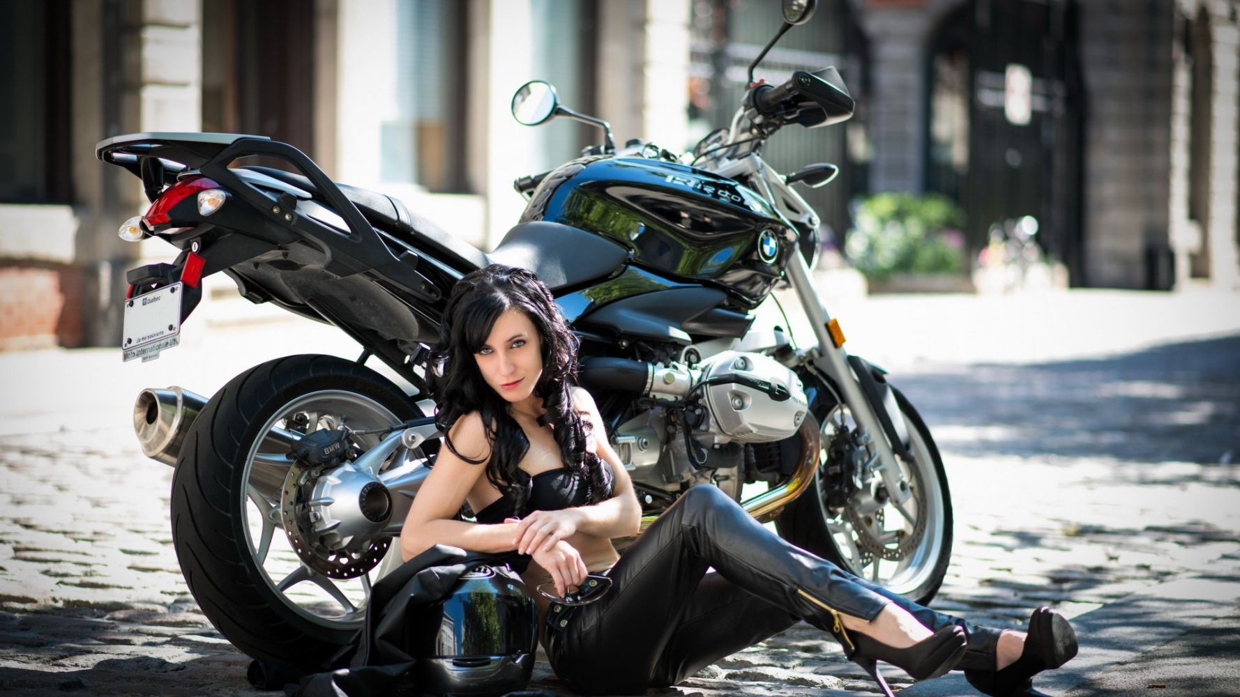 European women on bikes in Halapa-Enriquez