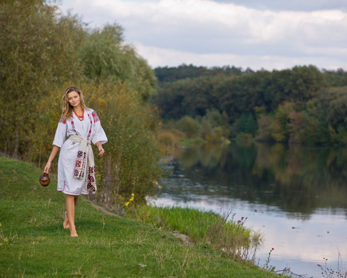 Nude girl Slavic women in Halapa-Enriquez