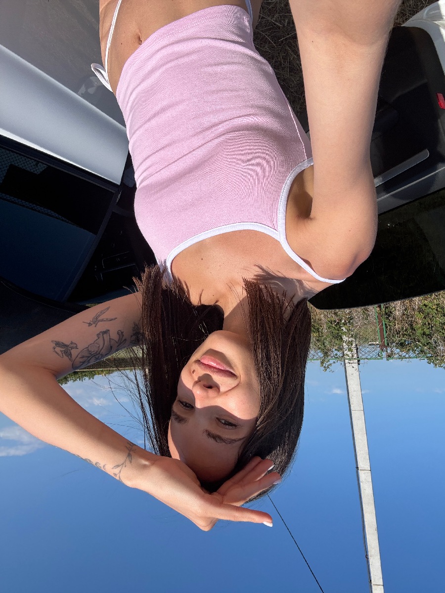 Sexy model Tina in Halapa-Enriquez